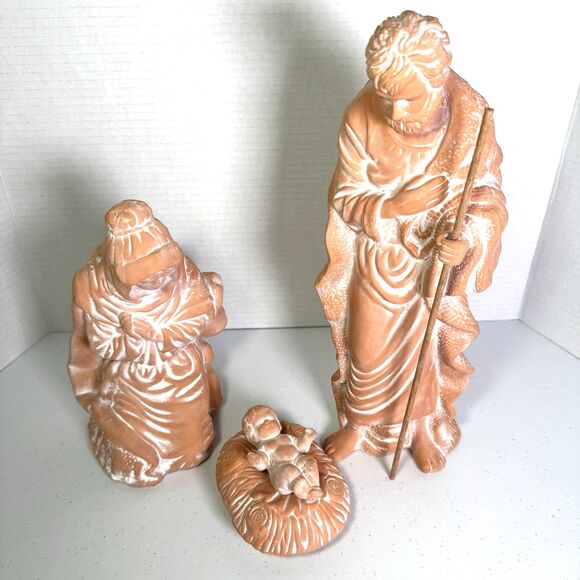 Vintage Terracotta 3 Piece Nativity Set - Mary, Joseph and Baby Jesus in Manger - Picture 2 of 7